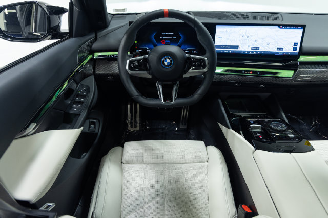 Used 2024 BMW i5 M60 w/ Premium Package AWD/4WD image 3