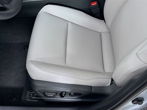 New 2026 Lexus UX 300h FWD image 21