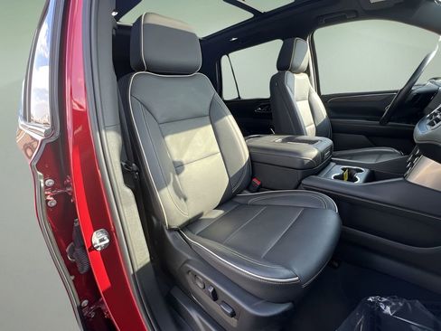 Used 2021 Chevrolet Tahoe Premier w/ Premium Package image 29