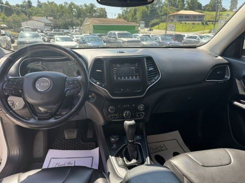 Used 2020 Jeep Cherokee Latitude Plus AWD/4WD image 12