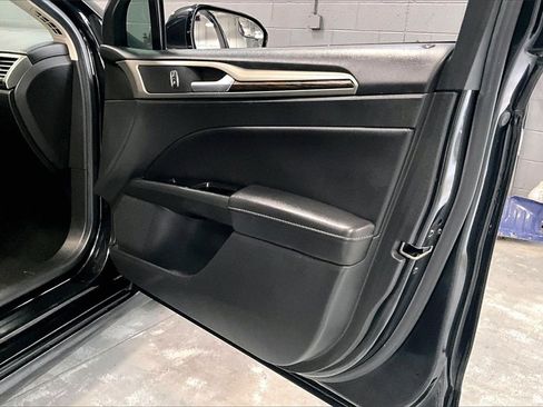 Used 2013 Ford Fusion SE image 26