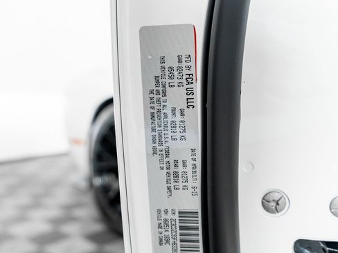 Used 2015 Dodge Challenger SRT Hellcat image 50