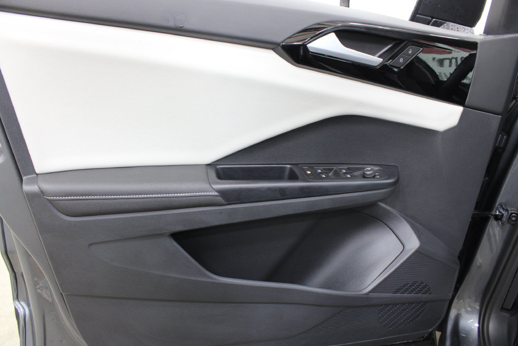 Certified 2026 Volkswagen Taos S FWD image 16
