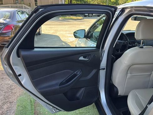 Used 2018 Ford Focus Titanium FWD image 16