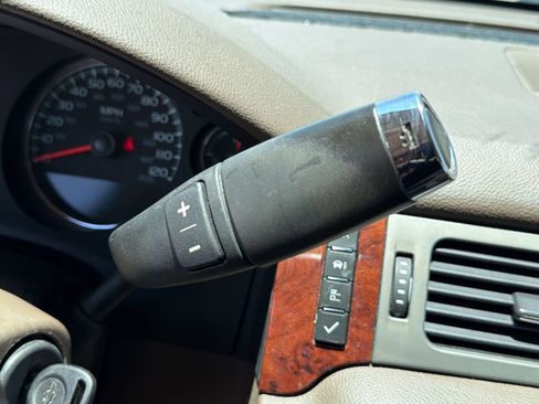 Used 2012 Chevrolet Avalanche LTZ RWD image 26