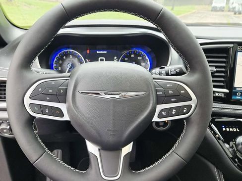 New 2026 Chrysler Pacifica Limited FWD image 21