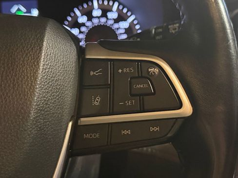 Used 2022 Toyota Highlander LE image 12