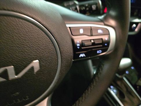 Used 2024 Kia Sportage EX FWD image 19