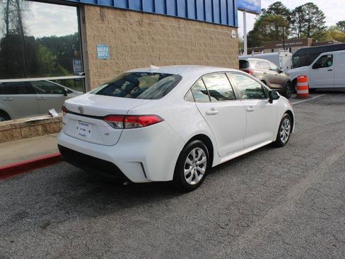 Used 2023 Toyota Corolla LE image 4