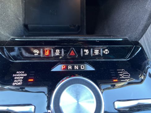 Used 2022 Jeep Wagoneer Series III w/ Flexible Seating Group image 26