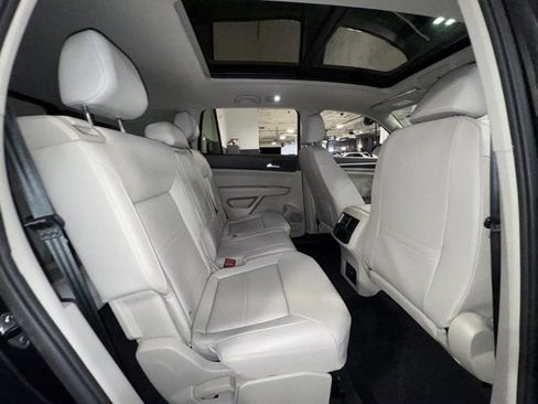 Used 2022 Volkswagen Atlas SE w/ Panoramic Sunroof Package image 14