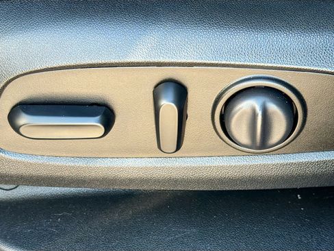 Used 2020 Chevrolet Equinox LS w/ LS Convenience Package image 24