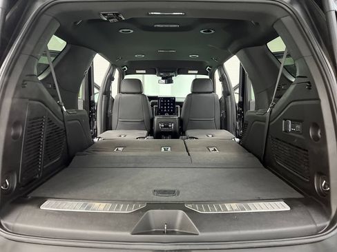 Used 2025 GMC Yukon Denali AWD/4WD image 44
