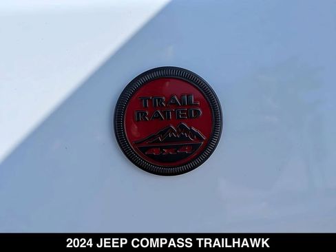 Used 2024 Jeep Compass Trailhawk AWD/4WD image 14