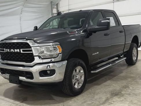 Used 2024 RAM 2500 Big Horn w/ Towing Technology Group AWD/4WD image 8