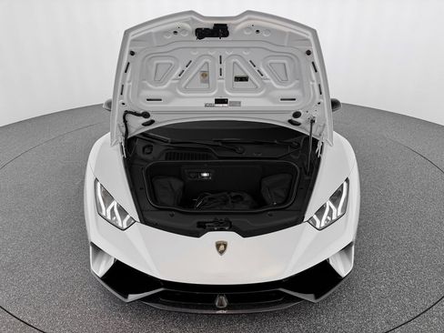Used 2018 Lamborghini Huracan Performante AWD/4WD image 34
