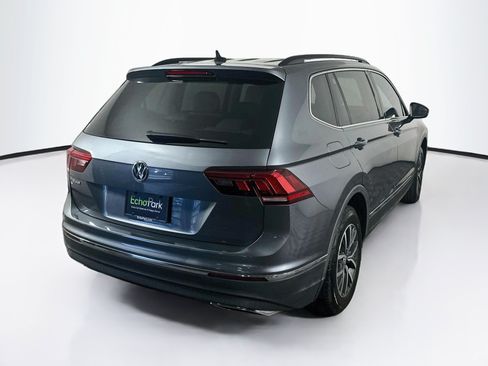 Used 2020 Volkswagen Tiguan SE w/ Panoramic Sunroof Package FWD image 9