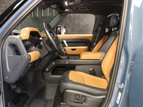 Used 2023 Land Rover Defender 110 X-Dynamic SE image 31