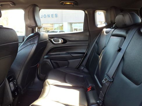 Used 2025 Jeep Compass Trailhawk w/ Trailhawk Elite Group image 9