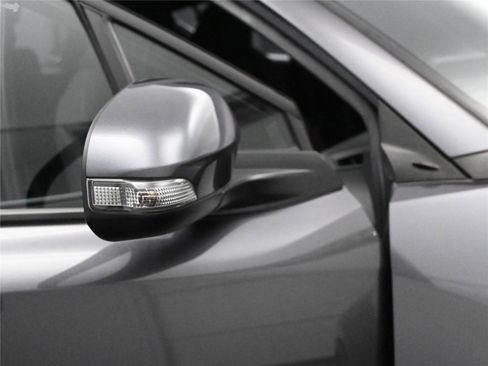 Used 2019 Toyota C-HR LE image 14