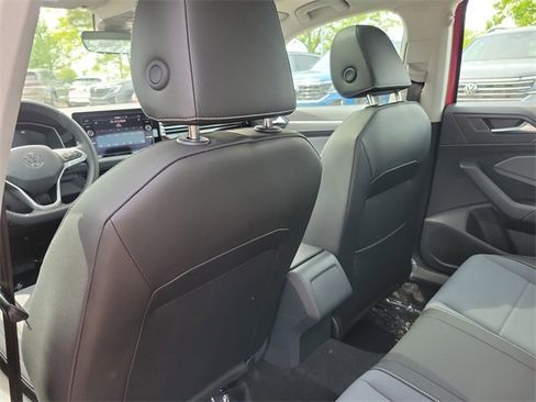 New 2025 Volkswagen Jetta SE image 9