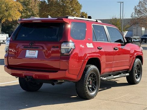 Used 2023 Toyota 4Runner SR5 Premium image 4