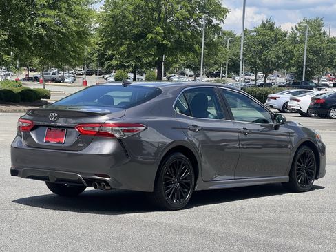 Used 2019 Toyota Camry SE w/ Convenience Package FWD image 24