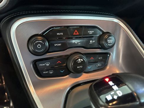 Used 2022 Dodge Challenger GT image 38