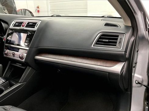 Used 2017 Subaru Outback 3.6R Limited w/ Popular Package #5 image 16