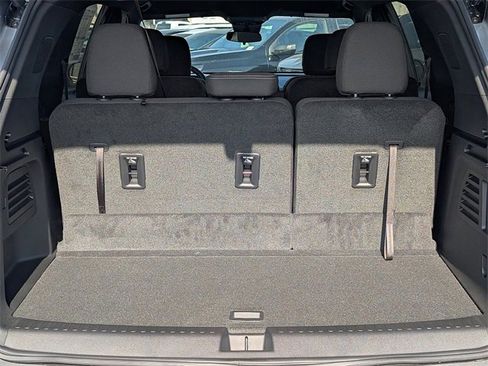 New 2026 Chevrolet Traverse LT image 8