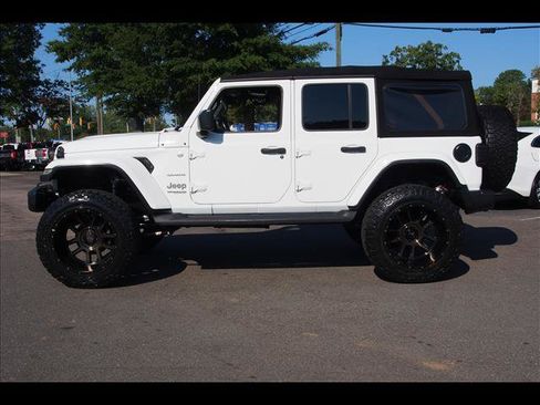 Used 2018 Jeep Wrangler Unlimited Sahara image 4