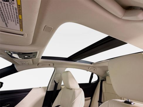 Used 2022 Lexus ES 350 Ultra Luxury w/ Accessory Package 2 FWD image 15