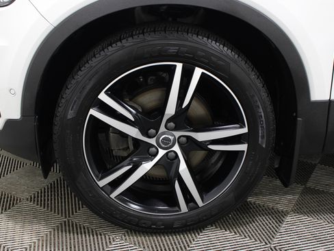 Used 2019 Volvo XC40 T5 R-Design AWD/4WD image 38