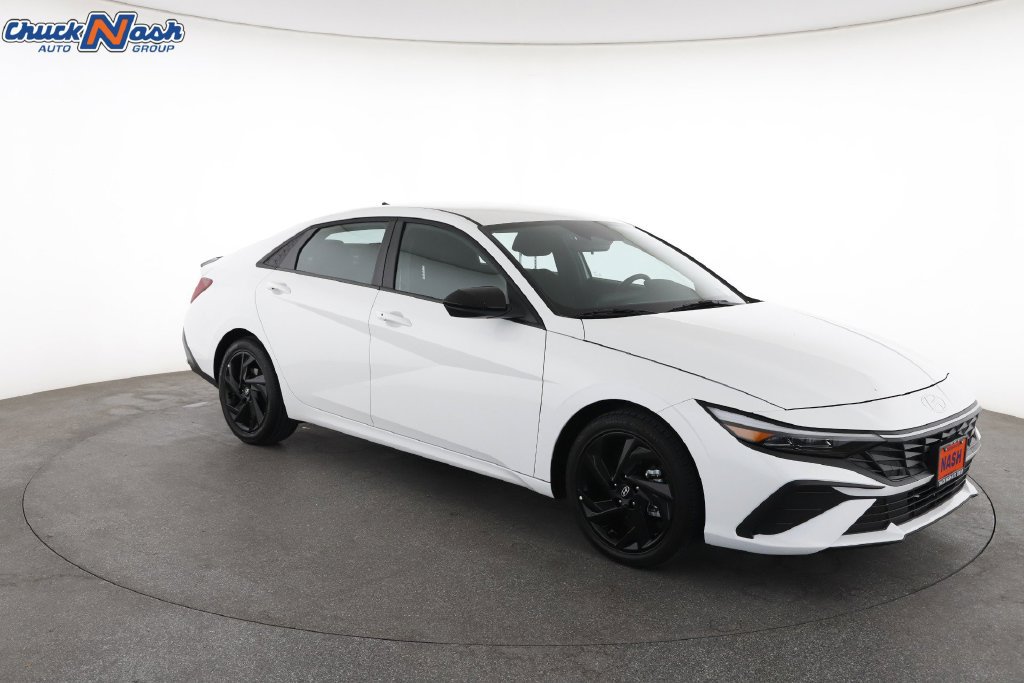 Used 2026 Hyundai Elantra Sport FWD image 2