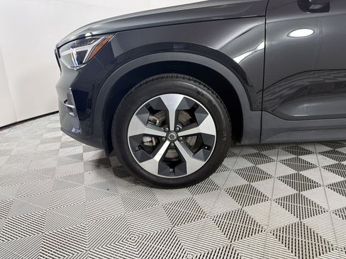 Used 2025 Volvo XC40 B5 Plus AWD/4WD image 13