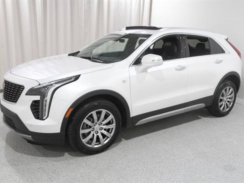 Used 2022 Cadillac XT4 Premium Luxury AWD/4WD image 3