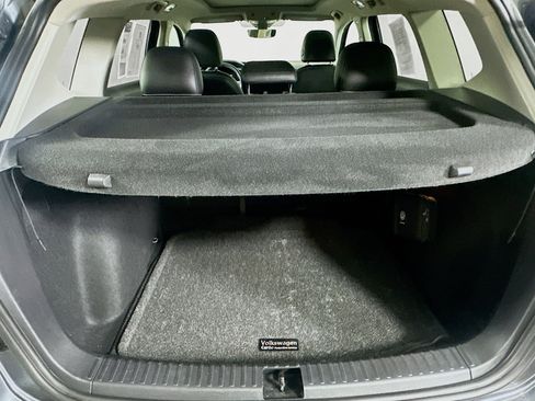 Used 2023 Volkswagen Taos SE w/ Panoramic Sunroof Package image 26