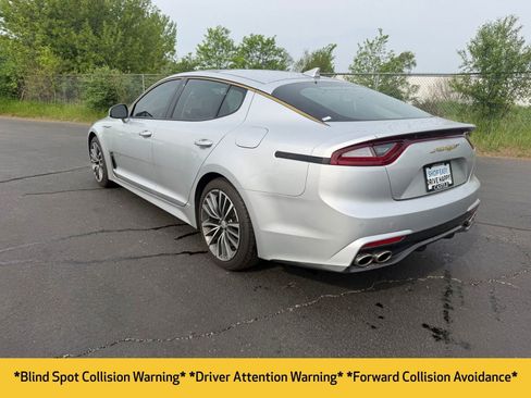 Used 2018 Kia Stinger Premium AWD/4WD image 10