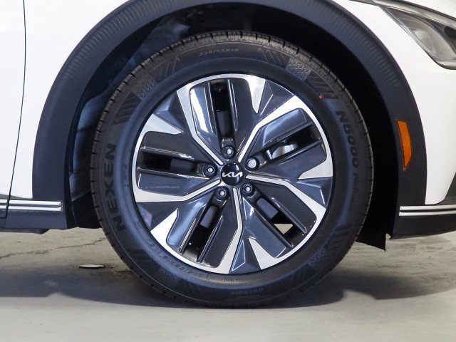 Used 2024 Kia EV6 Light Long Range RWD image 45