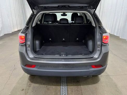 Used 2019 Jeep Compass Latitude AWD/4WD image 11