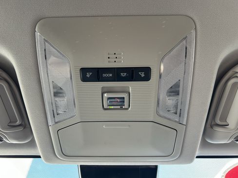 Certified 2025 Toyota RAV4 XLE AWD/4WD image 33
