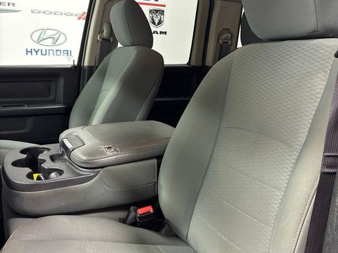 Used 2018 RAM 1500 Express AWD/4WD image 10