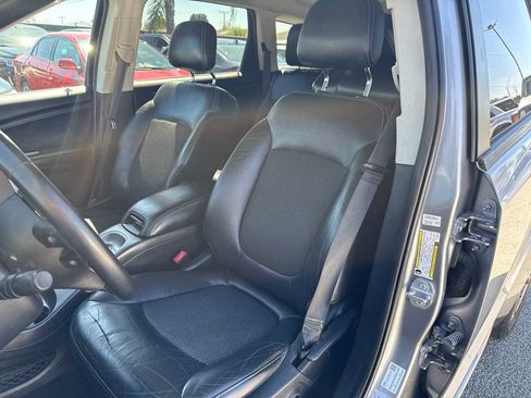 Used 2017 Dodge Journey Crossroad FWD image 8