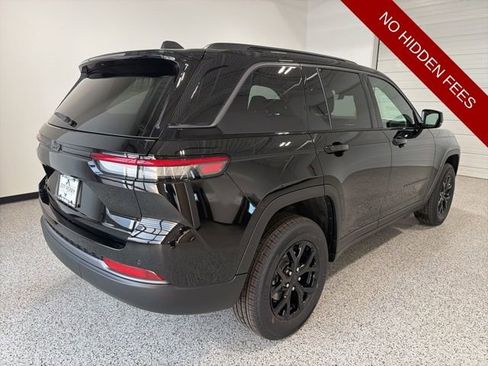 New 2026 Jeep Grand Cherokee Altitude AWD/4WD image 3