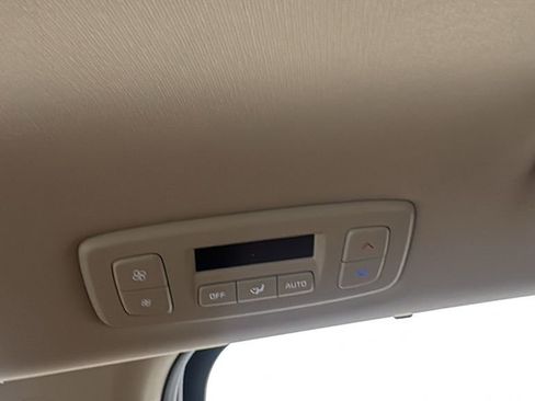 New 2026 Kia Carnival EX FWD image 38