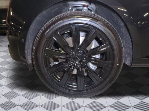 New 2026 Land Rover Range Rover Long Wheelbase SE AWD/4WD image 9