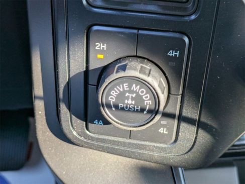 New 2025 Ford F150 Lariat w/ Equipment Group 501A Mid image 24