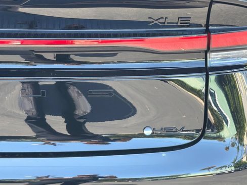 New 2026 Toyota Prius FWD image 32