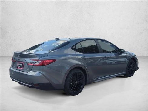 Used 2026 Toyota Camry Hybrid FWD image 5