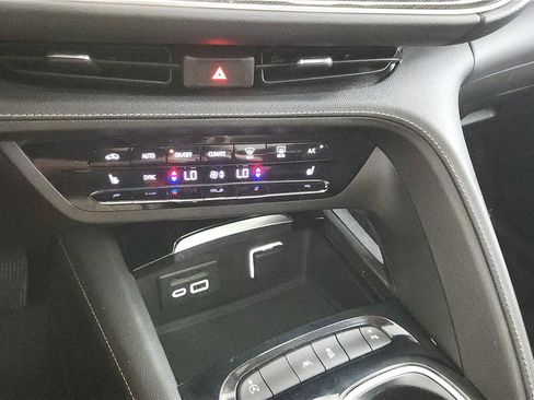 Used 2021 Buick Envision Essence w/ Technology Package I FWD image 27